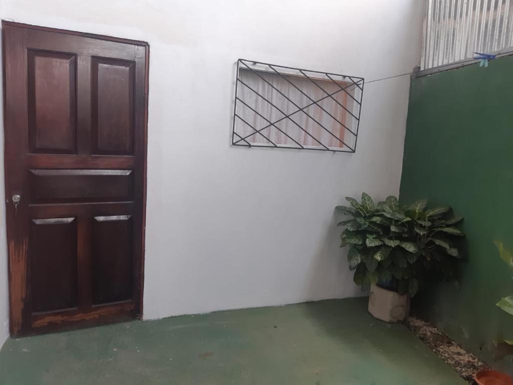 Cabinas Chazu #2 Quepos Exterior photo